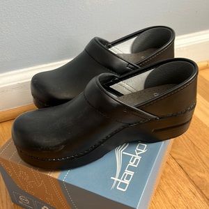 New Dansko Professional Leather Clog - black